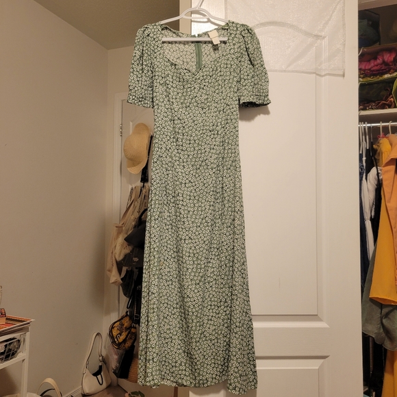 Cute and girly floral print green summer maxi dress - Picture 2 of 4